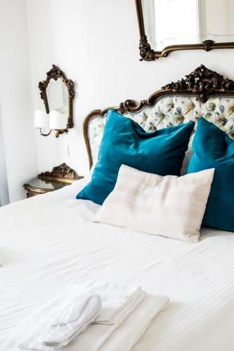 Hostal Home Alba Guest House