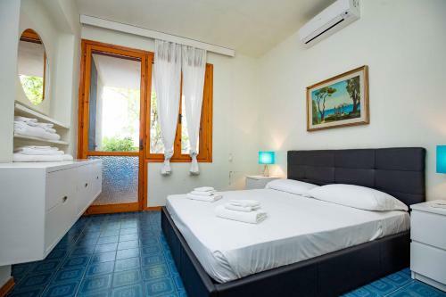 Costa Degli Ulivi Seafront Apartment