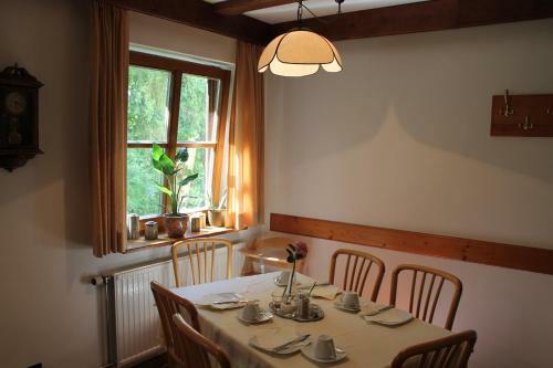 Hostal Hotel H�fler