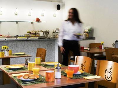 Sleepinroomz Boutique Hotel