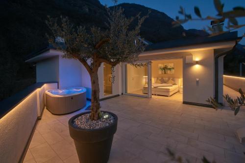 Penthouse & Garden - Luxury Apartment