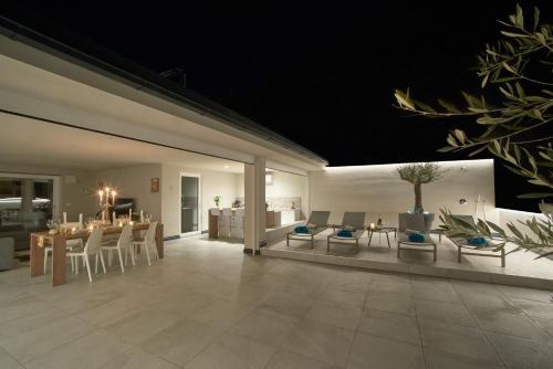 Penthouse & Garden - Luxury Apartment