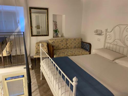 Hostal Red House Accomodation Potenza Picena
