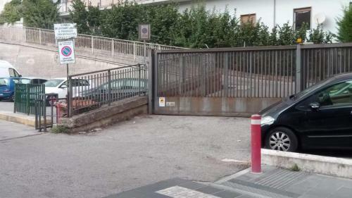 Hostal Essential House In Centro Citt� Con Parcheggio Privato E Wifi