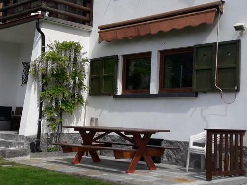 Villa Bianca Bormio Garden And Parking