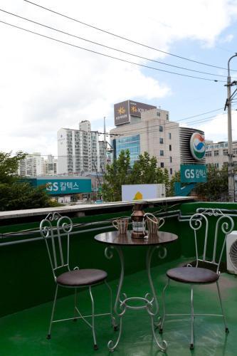 Hostal Monai Guesthouse