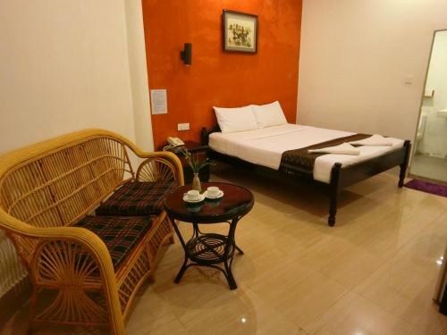Hometown Hotel