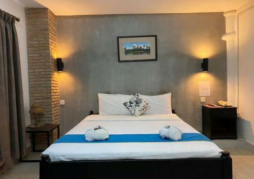 Hometown Hotel