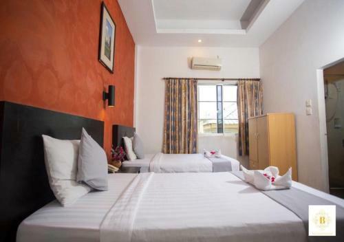 Hometown Hotel