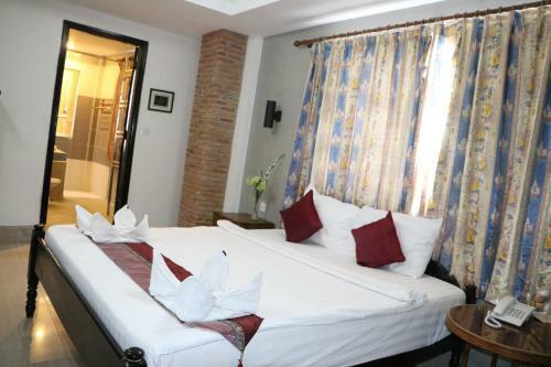 Hometown Hotel