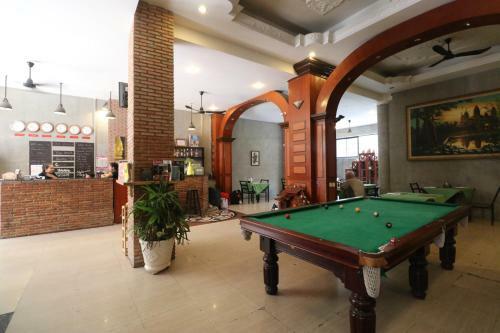 Hometown Hotel