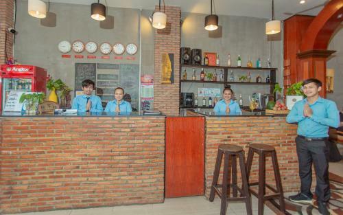 Hometown Hotel