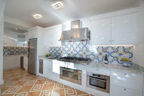 Luxury Villa Malika - Great View On Capri&positano