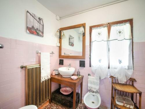 Delightful Villa In Pieve San Lorenzo-lucca With Bbq
