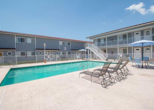 Oak Shores Studio 39 By Biloxi Beach Resort Rentals
