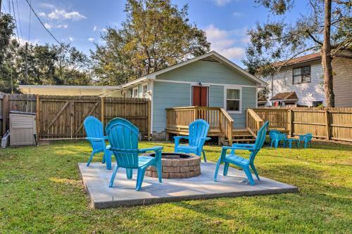 Charming Gulf Coast Cottage - 1 Mi To Beach!