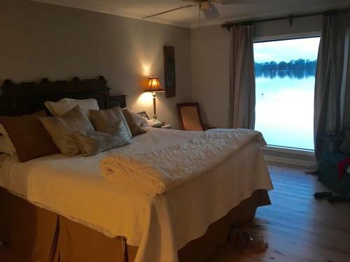 Moon Lake Getaway