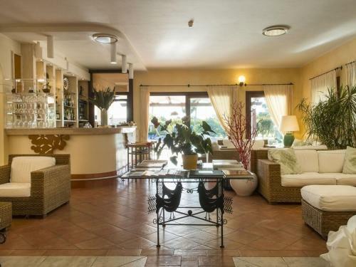 Lovely Apartment In Sardegna With Shared Garden