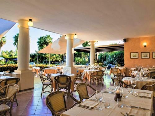 Lovely Apartment In Sardegna With Shared Garden