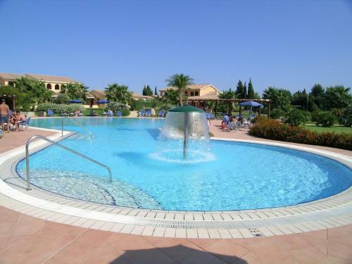 Lovely Apartment In Sardegna With Shared Garden