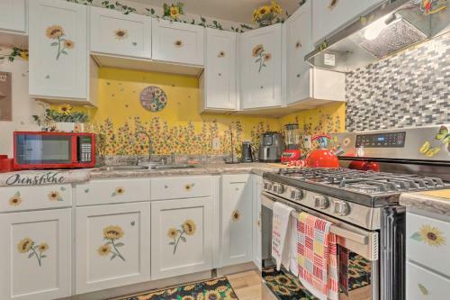 Stunning Gulfport Getaway About 1 Mi To The Beach