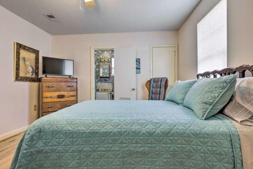Stunning Gulfport Getaway About 1 Mi To The Beach