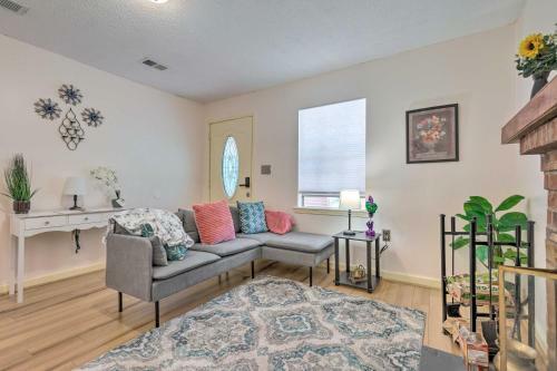 Stunning Gulfport Getaway About 1 Mi To The Beach