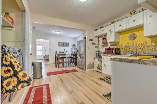 Stunning Gulfport Getaway About 1 Mi To The Beach