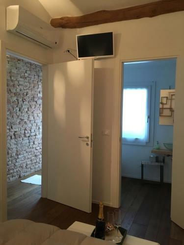 Hostal La Lanterna Camere & More