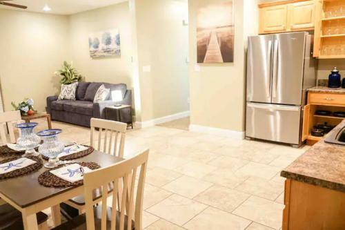 Apartamento 6 Miles From Chevron, Spacious, Full Kitchen