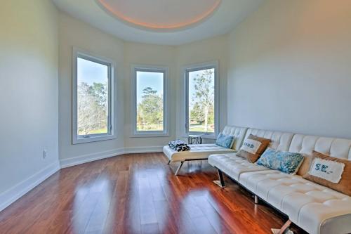Gorgeous Ocean Springs Waterfront Home With Dock!