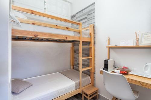Hostal Vittoria Rooms
