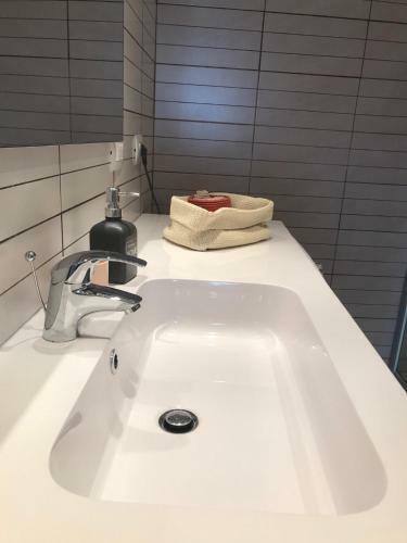 Apartamento Modern House C&n