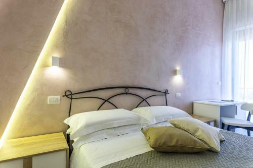 Viamonti Hotel