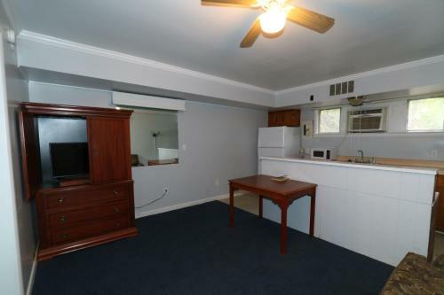 University Motel And Suites