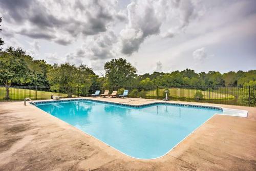 Apartamento Sunrise Suite On Farm With Pool, 9 Mi To Hermann!