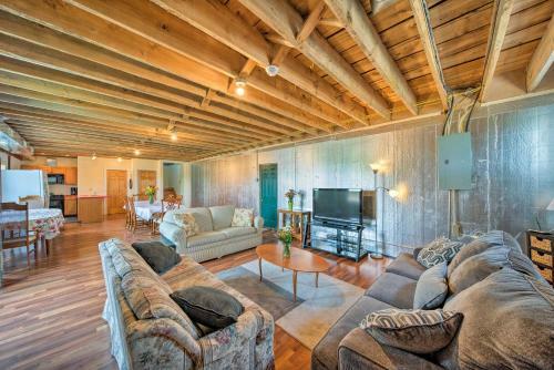 Updated Berger Cottage With Pool, On A Private Farm!