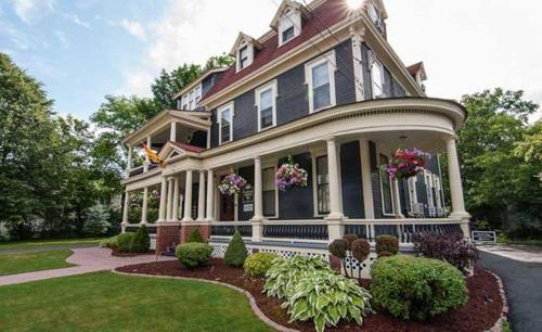 Posada Carriage House Inn
