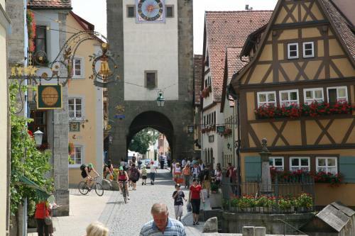 Hostal Glocke Weingut Und Hotel