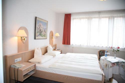 Hostal Glocke Weingut Und Hotel