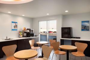Motel 6 Swift Current