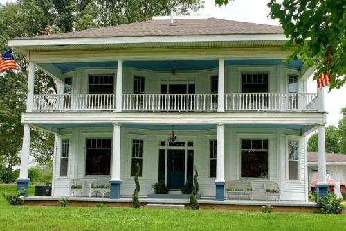 Restored Updated 1914 Historical Event And Wedding Venue