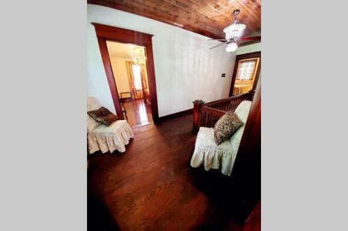 Restored Updated 1914 Historical Event And Wedding Venue