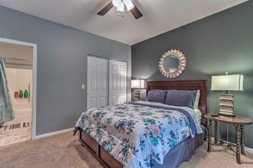 Apartamento Idyllic Camdenton Condo With Community Pool And Lake!