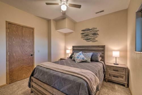 Dog-friendly Entertainment Lodge With Fire Pit!