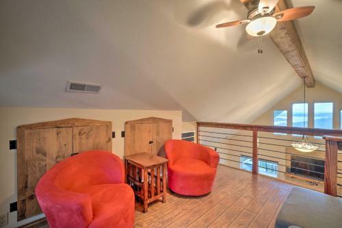 Dog-friendly Entertainment Lodge With Fire Pit!