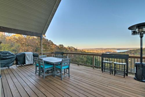 Dog-friendly Entertainment Lodge With Fire Pit!