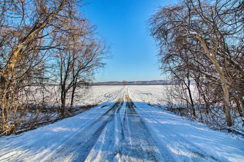 Historic Farmhouse Wine Escape Walk To Katy Trail