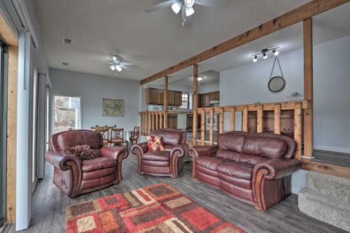 Charming Home With Private Dock On Lake Of The Ozarks