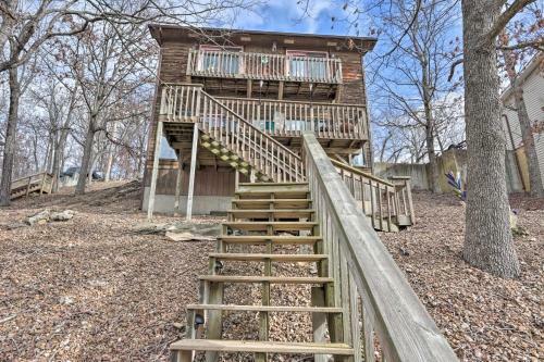 Charming Home With Private Dock On Lake Of The Ozarks